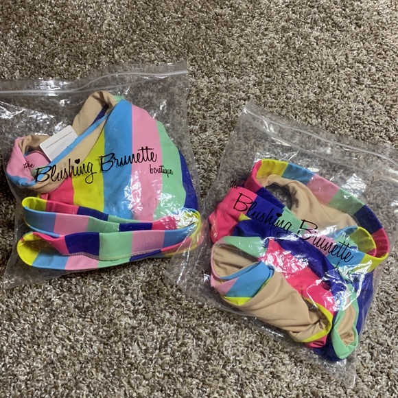 NWT 🏷️ Multi-colored bikini from Blushing Brunette Boutique - Picture 8 of 8